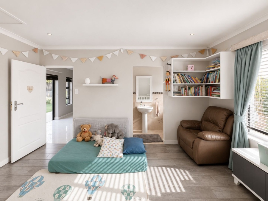 4 Bedroom Property for Sale in Flamingo Vlei Western Cape